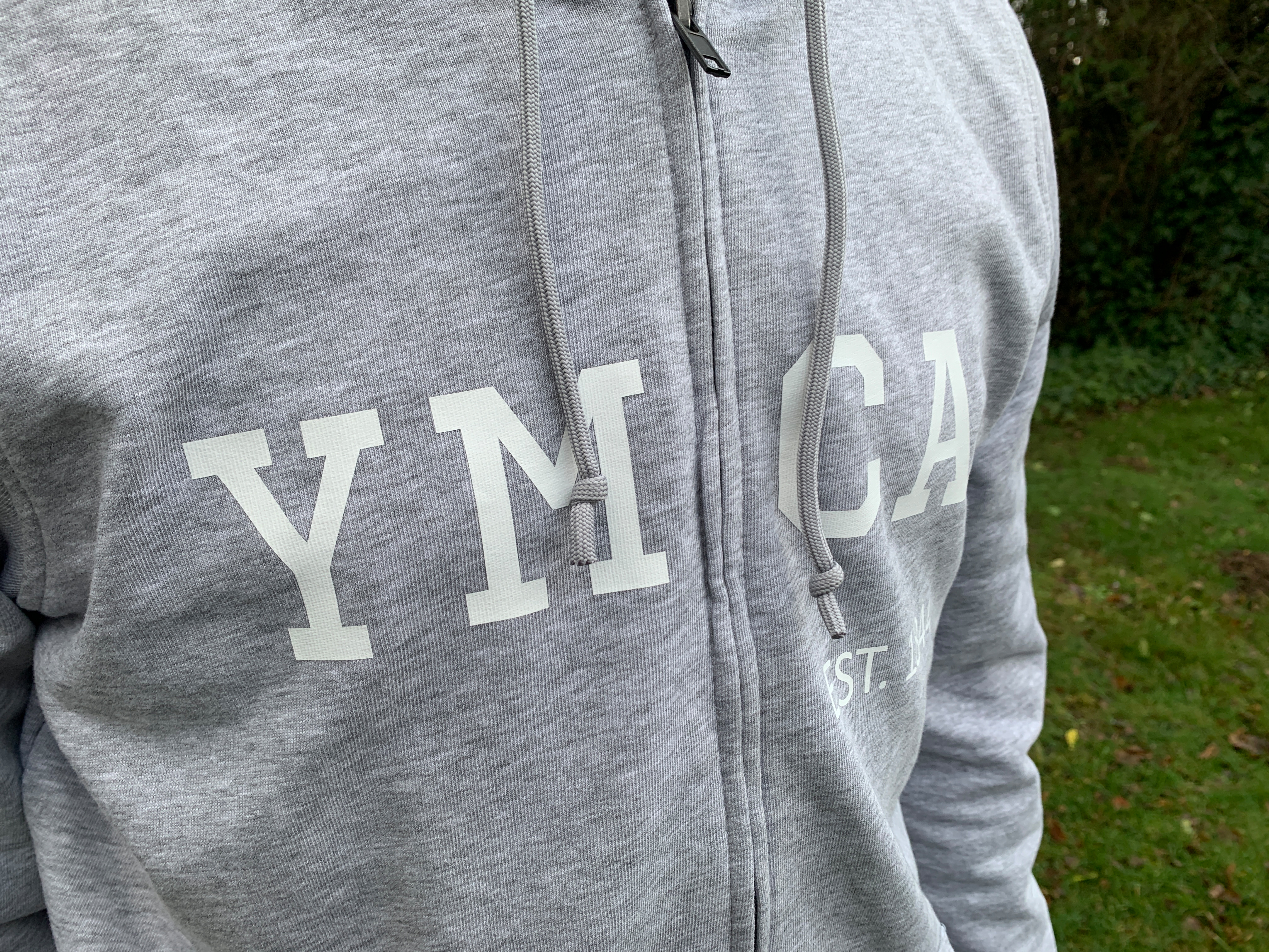 YMCA-Kapuzenjacke, Herren, mit Aufdruck „YMCA est. 1844“