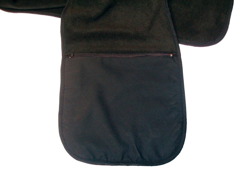 Fleeceschal mit Tasche und CVJM-Stick rot Logo ohne Schatten
